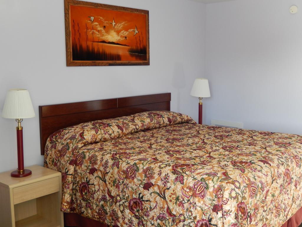 Townsman Motel Boise City Room photo